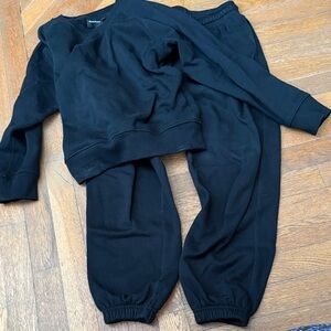 Richer Poorer Black Sweatpants and Sweatshirt Set